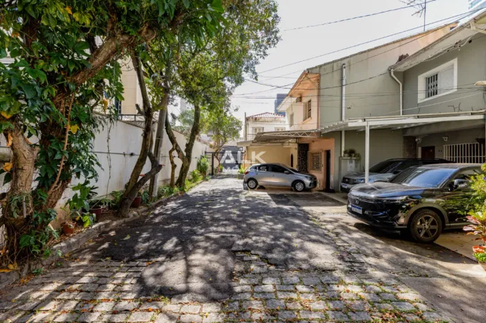 Casa de vila para venda em Brooklin Paulista com 3 quartos, sendo 3 suítes, 84m²