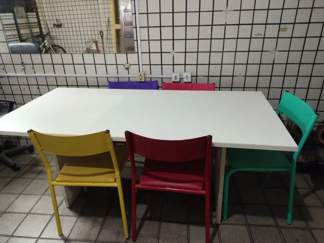 Vendo mesa 6 cadeiras tok stok