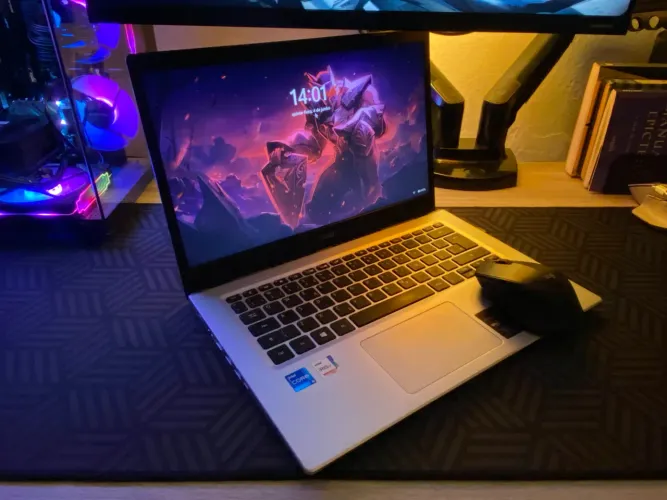 Notebook Acer Aspire 5 + Upgrade + Mouse