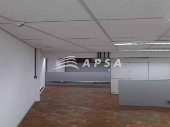 SALA COMERCIAL, UMA COM 96M², DOIS BANHEIROS E UMA COPA, PORTARIA 24 HORAS, ROLETA ELETRÔN