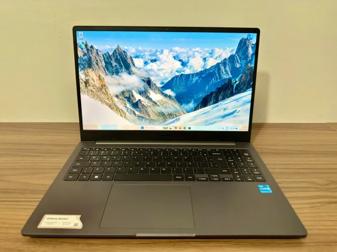 NOTEBOOK SAMSUNG BOOK 2 - INTEL I3 12ª GTH - MEMÓRIA 8GB - SSDM2 256GB - GARANTIA 6 MESES.