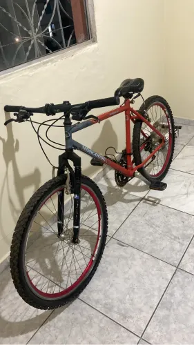 Vendo bike aro 26 só pegar e andar !!
