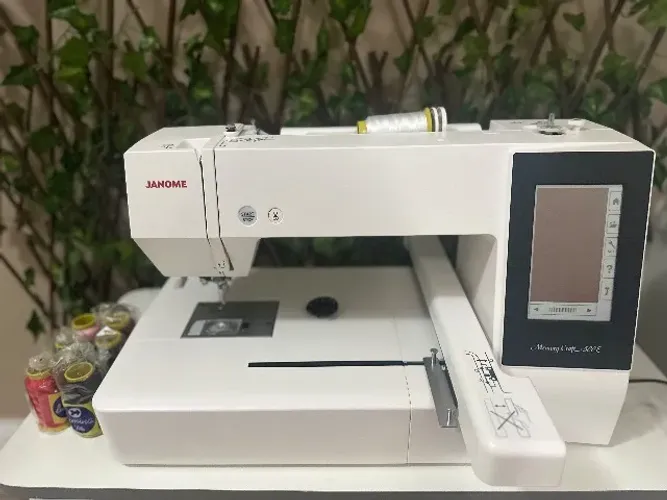 Máquina de bordado Máquina bordar peças acompanha linhas Máquina seminova Pouco Uso