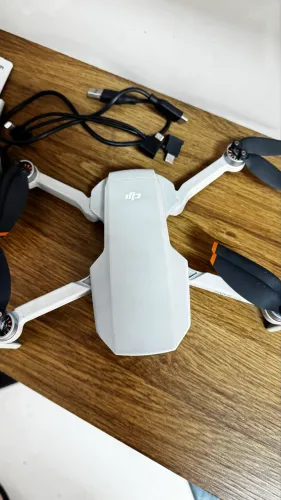 Drone dji mini 4k muito novo