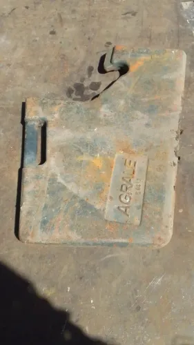 Peso de Lastro, Contrapeso  de  trator, da Fábrica da Agrale, pesando 40kg 