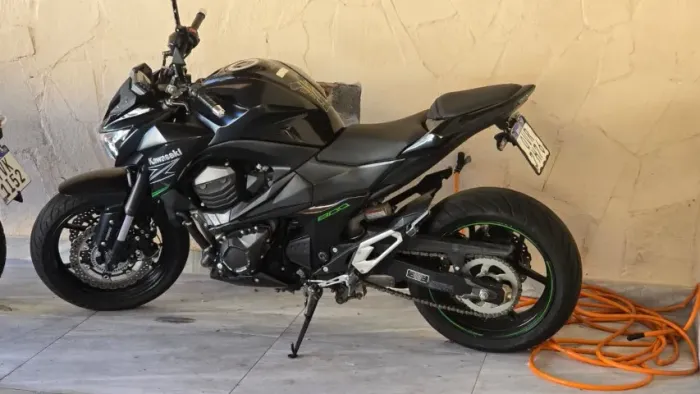 Z800 preta + acessorios vendo ou troco