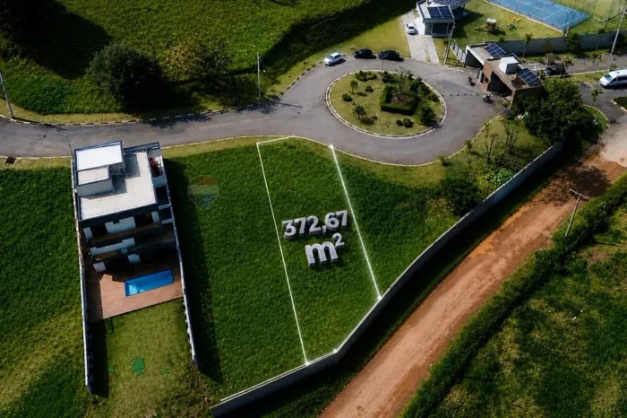 Terreno de 372m² à Venda no Condomínio Alto da Floresta em Bom Jesus dos Perdões com Porta