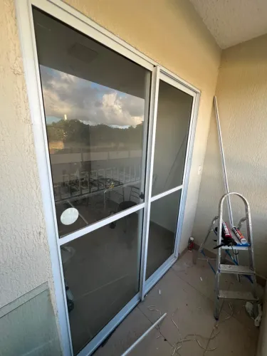 Vendo porta de correr 2 folhas 