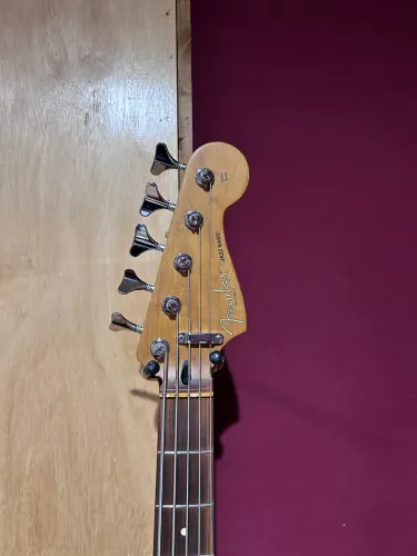 Baixo Fender Jazz Bass Deluxe México 5c