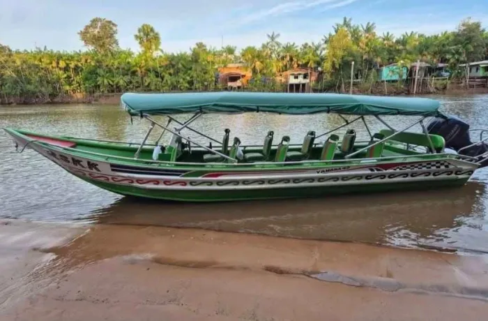 VENDE-SE LANCHA VOADEIRA 