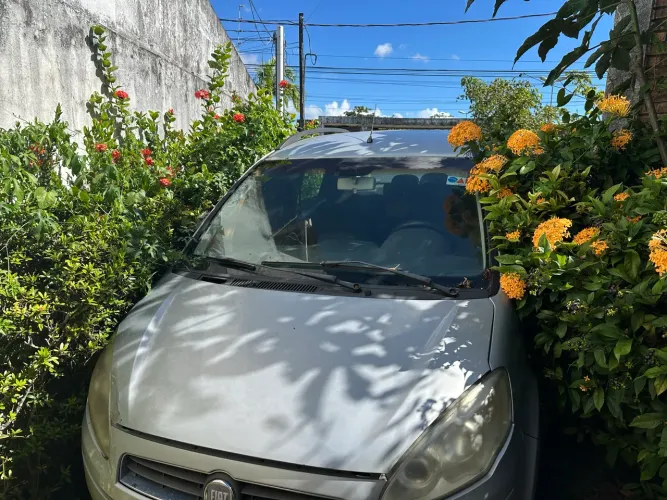 Fiat Idea Attractive 1.4 Fire Flex 8V 5P 2012