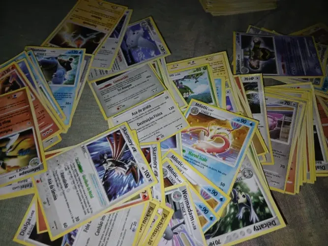 Coleção de Cartas Pokemon de Banca