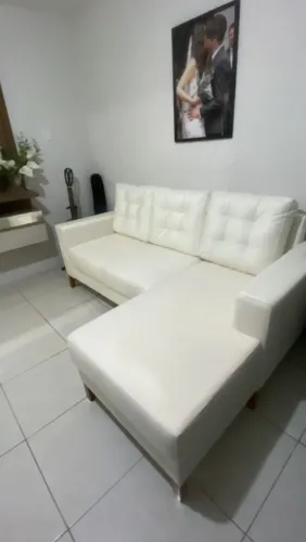 Sofá com chease