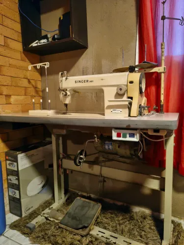Máquina de costura industriall reta