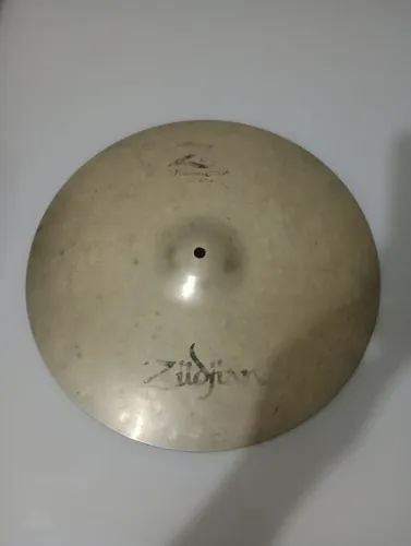 Prato Zildjian Medium Crash 16" 40cm - K / Z Custom - Usado