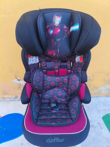 Vende:se uma cadeirinha bebê conforto para transportar crianças em veículos semi nova