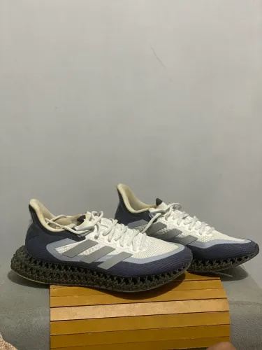 VENDO TÊNIS ADIDAS 4DFWD
