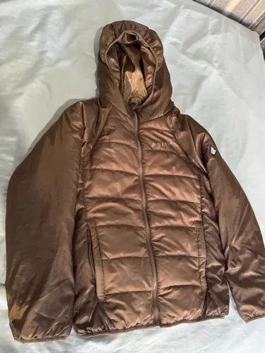 Jaqueta puffer marrom Volcom infantil 