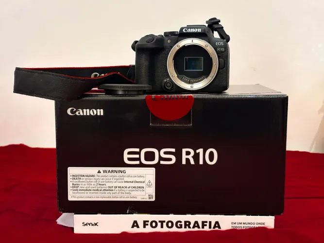 Canon R10 + Lente RF-S 18-45mm