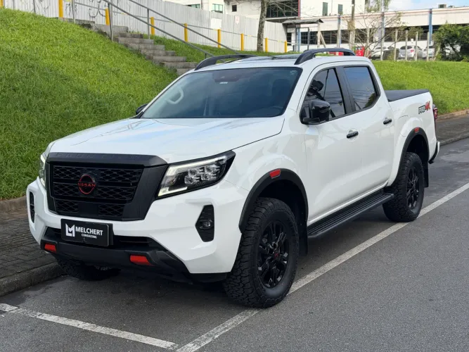 Nissan Frontier Pro4x CD 4X4 2.3 Bi-TB Die. AUT 2024