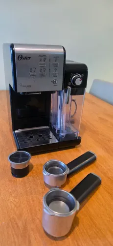 Cafeteira profesional Oster Primalatte