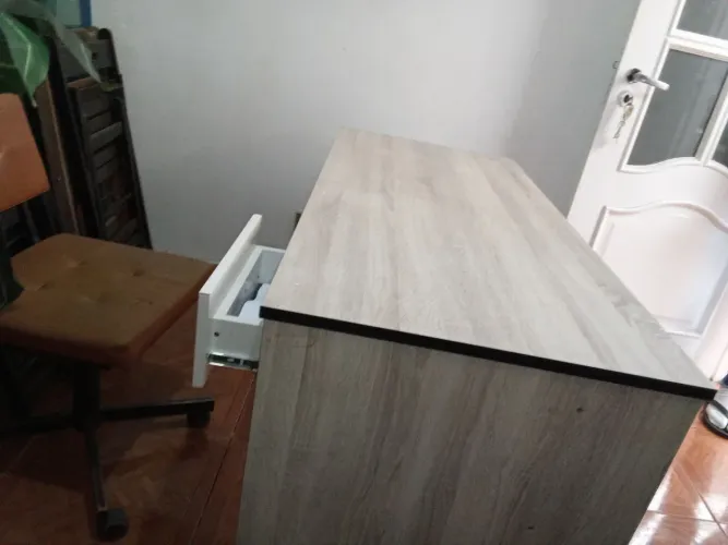 Vendo uma linda mesa de escritório