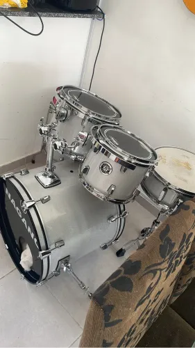 Bateria Nagano completa