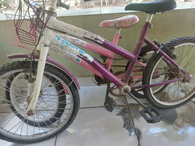 Vendo 2 bicicleta uma aro 16 a outra aro 20