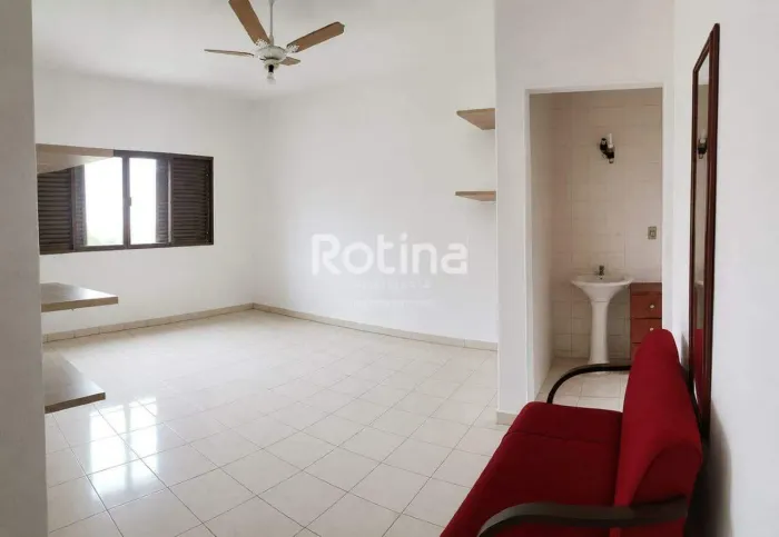 Casa à venda, 3 quartos, Saraiva - Uberlândia/MG - Rotina Imobiliária