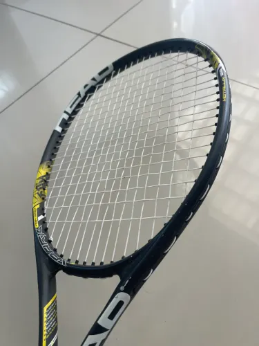 Vendo raquete HEAD Xtreme Team Series, usada, encordoada e pronta para jogar.