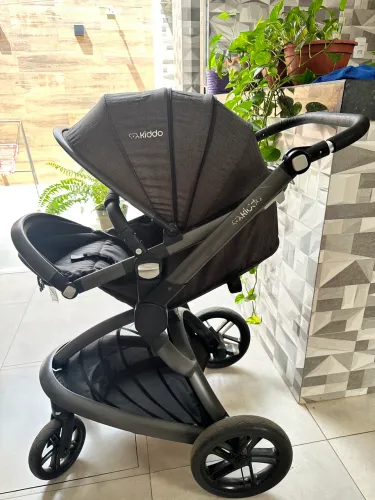 Carrinho de bebê kiddo multifuncional + bebê conforto