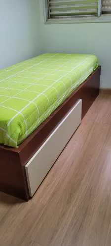 Cama de solteiro com colchão
