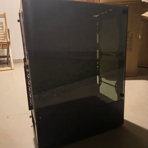 Gabinete de PC em ótimo estado