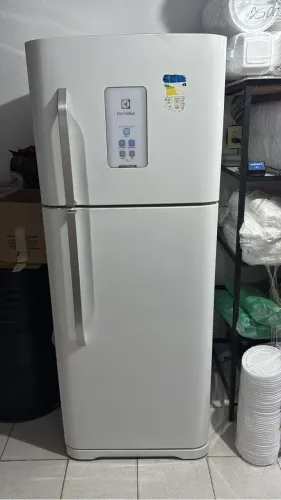 Geladeira Eletrolux 480 litros seminova impecável 