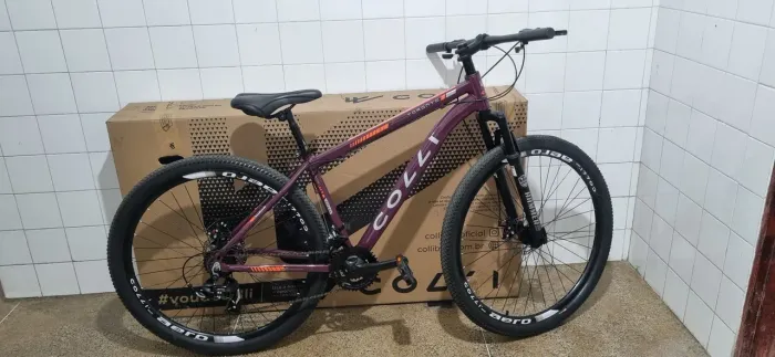 BICICLETA ARO 29 COM A GARANTIA DE 2 ANOS. USADA MENOS DE 1 MÊS.