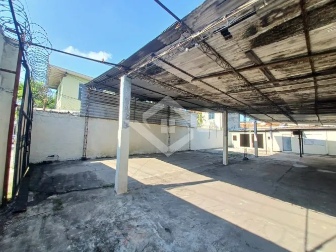 Excelente Terreno/ Galpao na Rua Barreiros -Ramos.