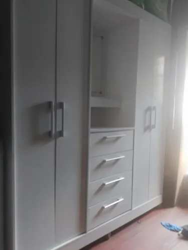 Guarda roupa Branco