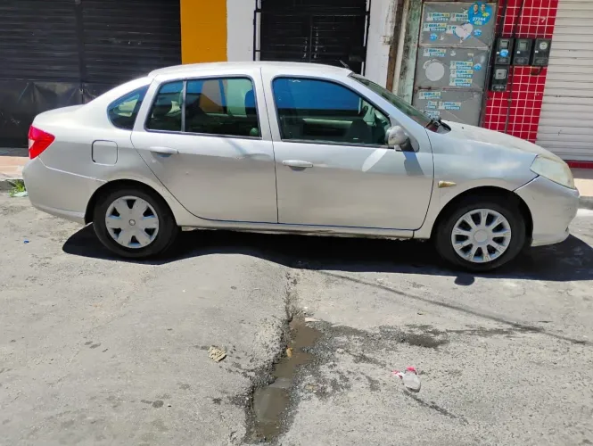Renault Symbol Expression Hi-flex 1.6 8V 4P 2010