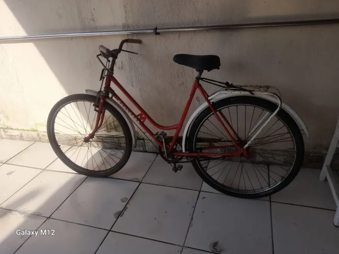 Bicicleta monark tropical aro 26 vendo valor250 reais tel. *