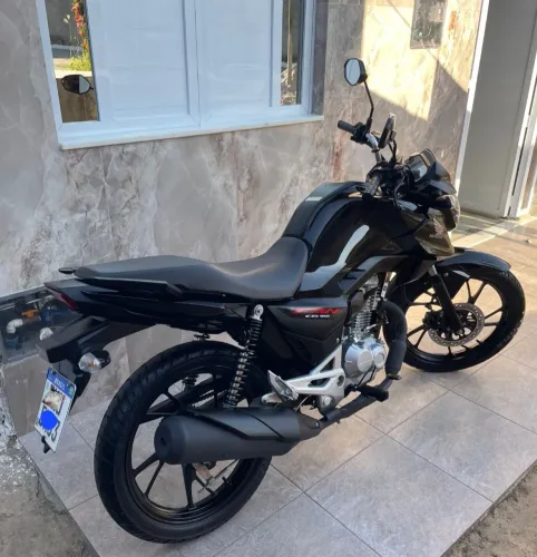 Vendo moto nova