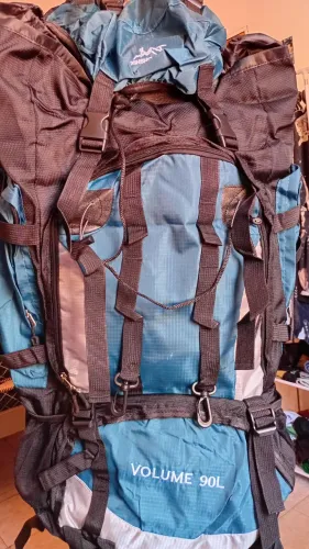 Mochila camping de 90L resistente a água <br>