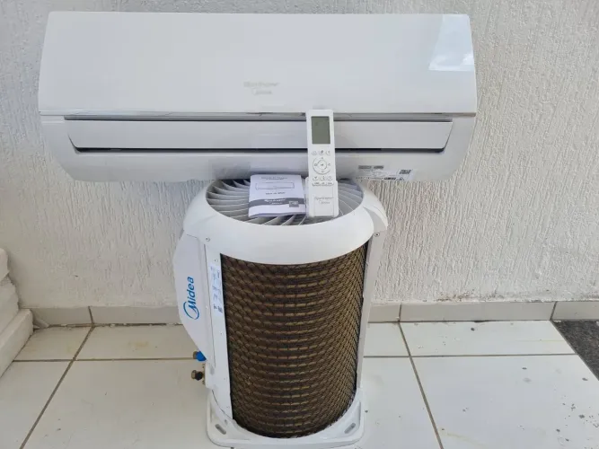 AR CONDICIONADO MIDEA AIR VOLUTION INVERTER 12MIL BTUS COM ALEXA E WIF! ESTADO DE NOVO.