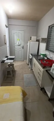 Alugo kitnet com mobília, Água, Luz e Internet incluso no valor, Para apenas 1 pessoa