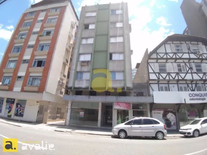 EXCELENTE APARTAMENTO MOBILIADO PARA LOCAÇÃO NO BAIRRO CENTRO