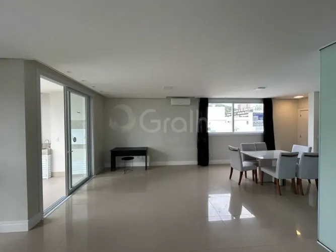 Imóvel para venda possui 186 metros quadrados com 4 quartos em Jurerê - Florianópolis - SC