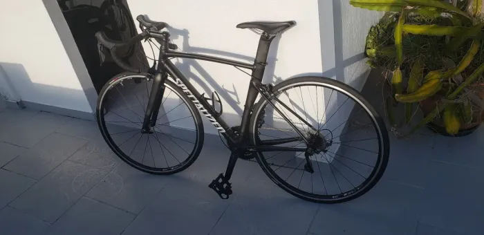 Bicicleta ALLEZ SPRINT 54, semi nova pouco usada e recém revisada. 