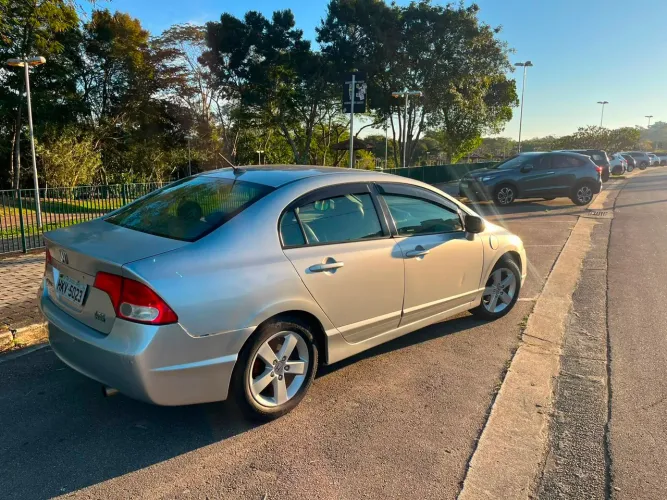 Honda Civic Sedan LXS 1.8/1.8 Flex 16V Mec. 4P 2008