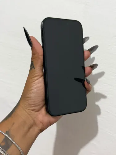 iPhone 16 Pro na caixa 