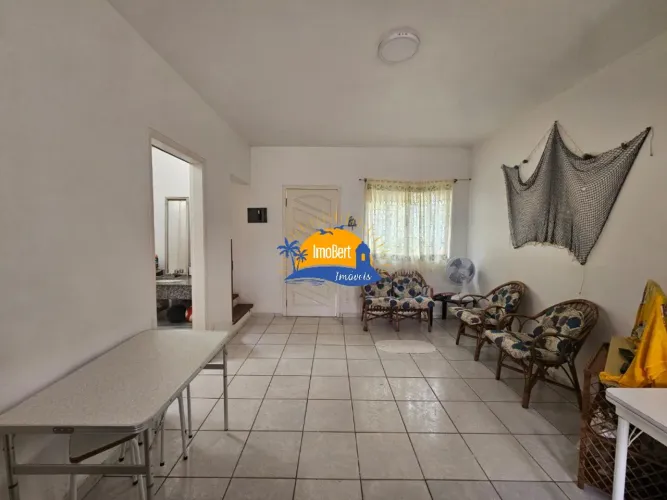 Casa de condomínio à venda em Bertioga-SP, 30 meCom 3 quartos (sendo 2 suítes), 2 vagas de