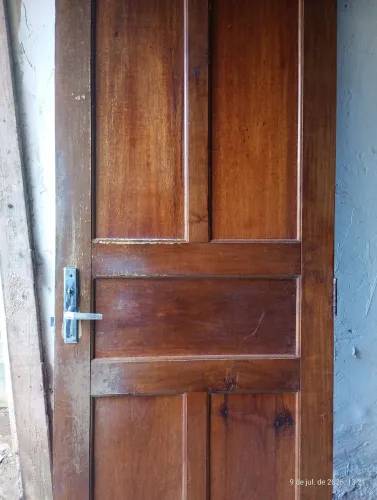 Porta de madeira 0,70 x 2,00 